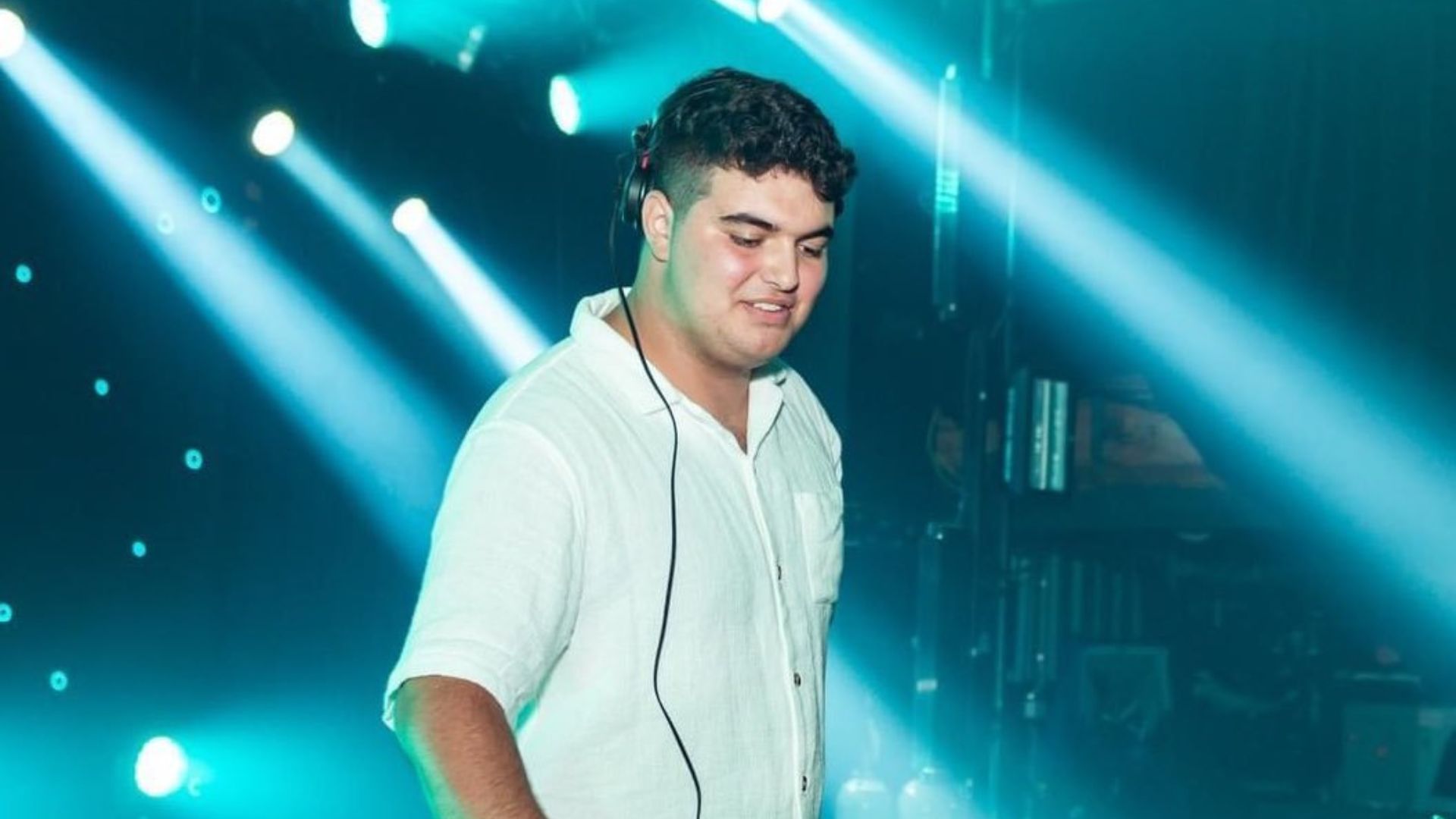 Byron Schoolies 2025 | Nadav